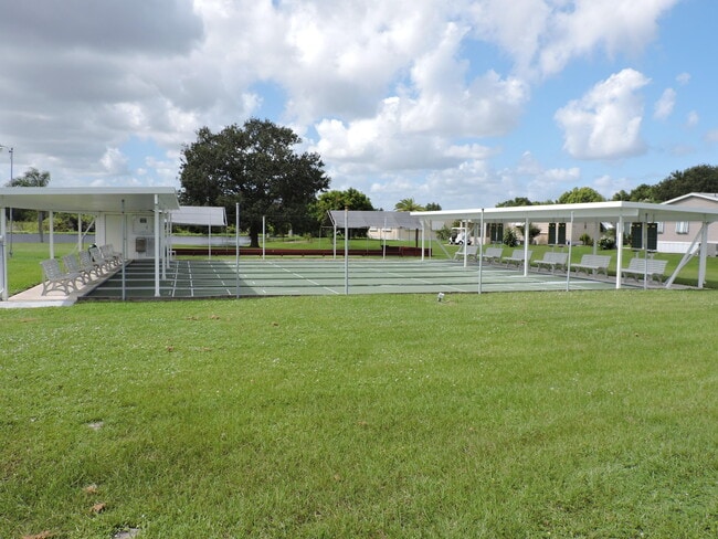 Building Photo - 6969 SE Morningside Dr