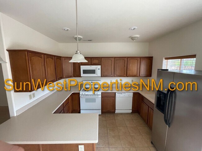 Building Photo - 3 Bedroom, 2.5 bath, 2 story with 2 car garage