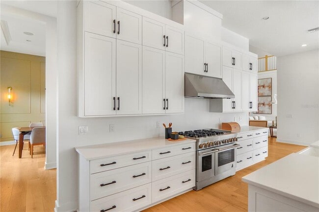Building Photo - 15023 Pendio Dr