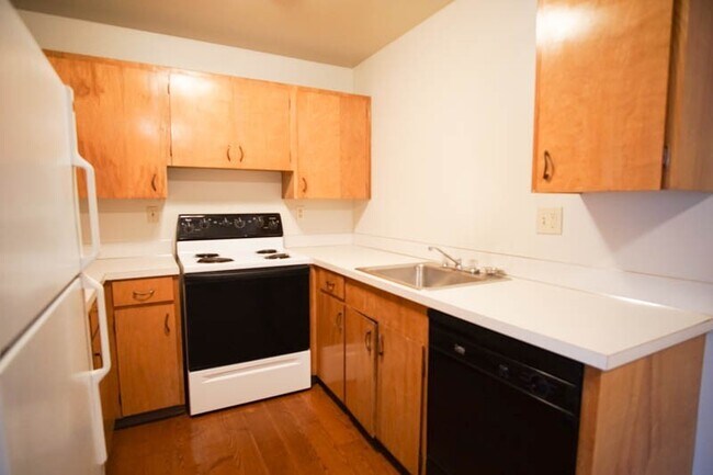 Building Photo - Mid-Century 2-Bedroom in Sullivan's Gulch-...