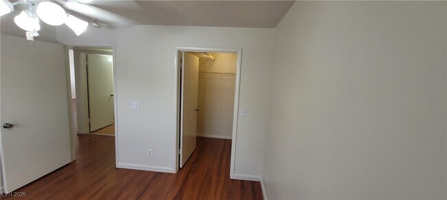 Building Photo - 3125 N Buffalo Dr