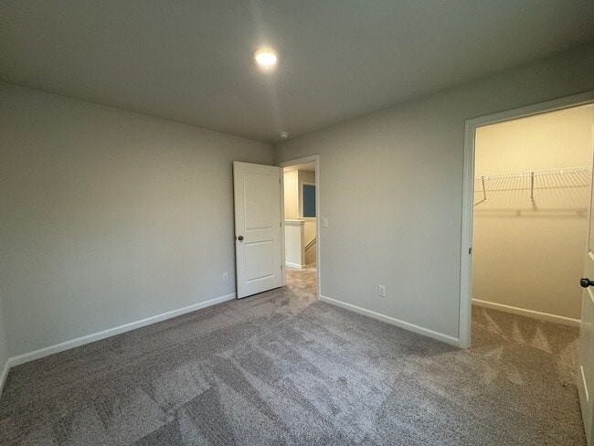 Building Photo - Newer 4BR 2.5BA Home!