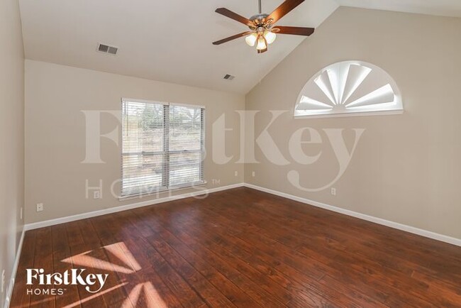 Building Photo - 10706 Trumble Ln