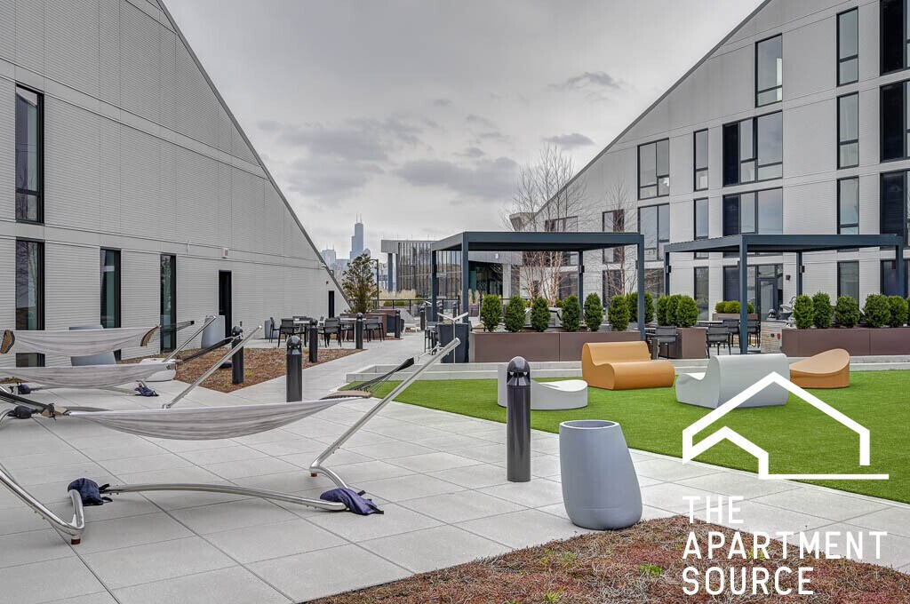 Building Photo - 2155 N Elston Ave