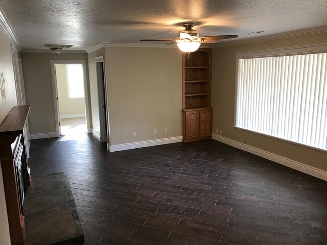 Building Photo - 3375 S Riviera Dr