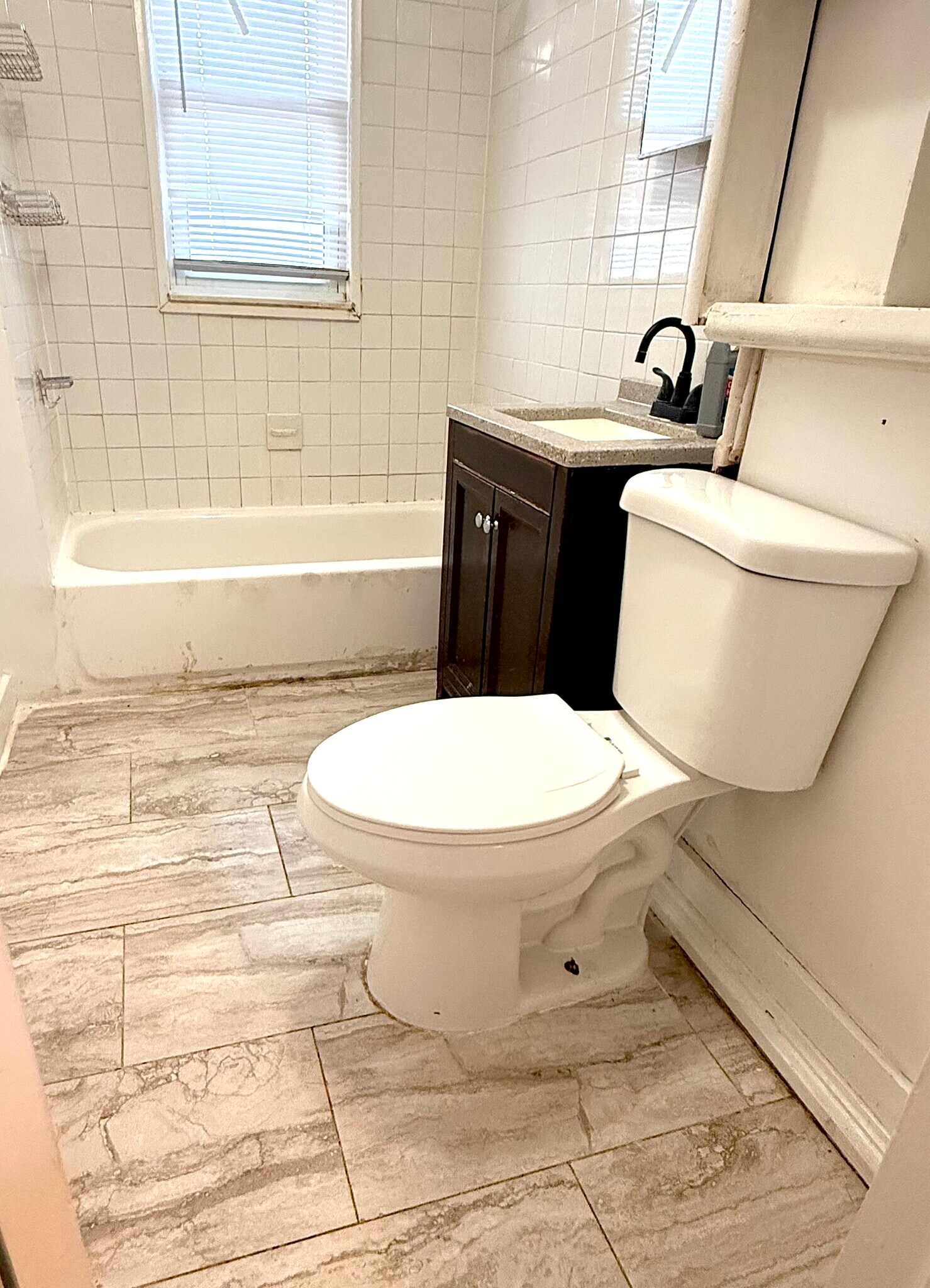 Building Photo - 9727 Dequindre St