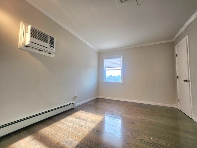 Building Photo - 99 Saddle Ln