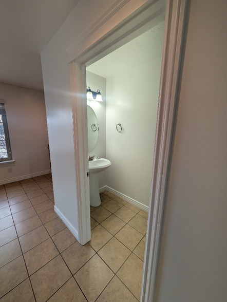 Building Photo - 1320 Lake Springs Ln