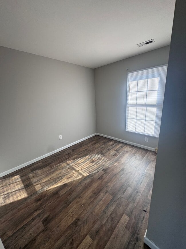 Building Photo - 3 Bedroom Townhouse in New Market