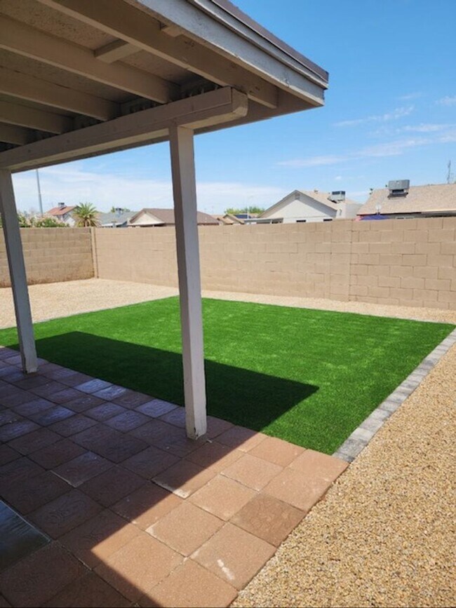 Building Photo - $1,975 For Lease SFH 3 Beds-2 Baths-2 Car ...