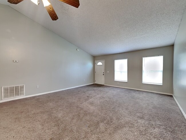 Building Photo - 3221 Utah Dr