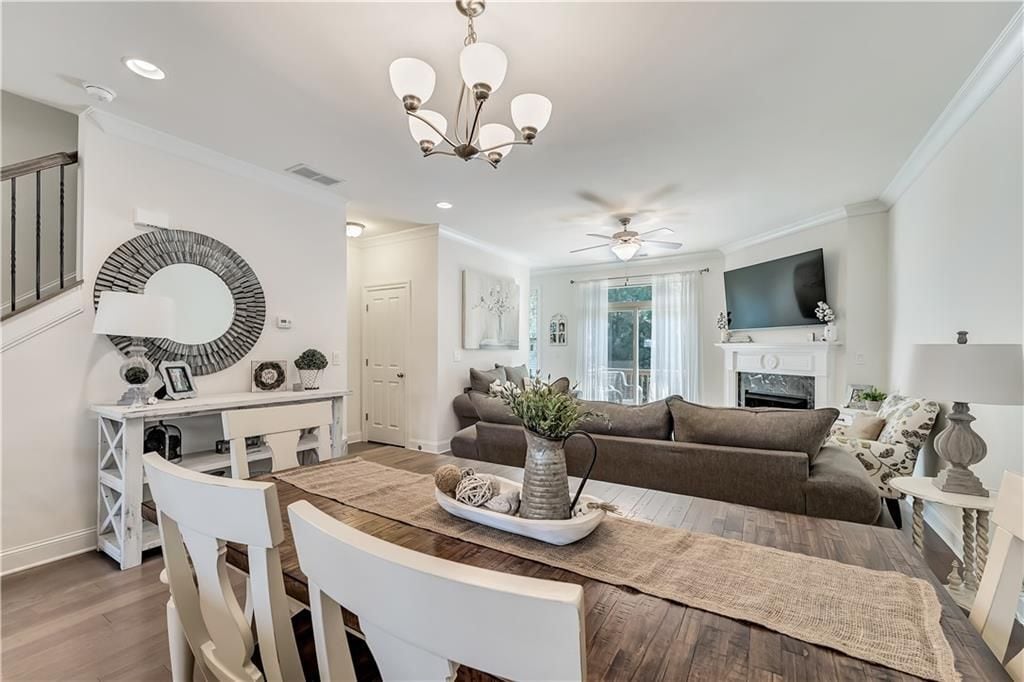 Building Photo - 7940 Willoughby Ct