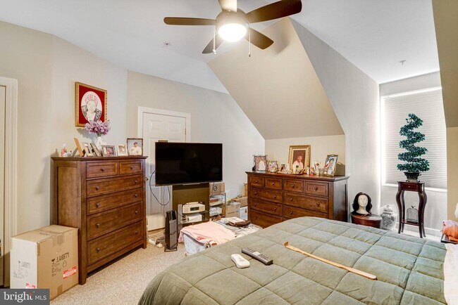 Building Photo - 456 Ferdinand Day Dr
