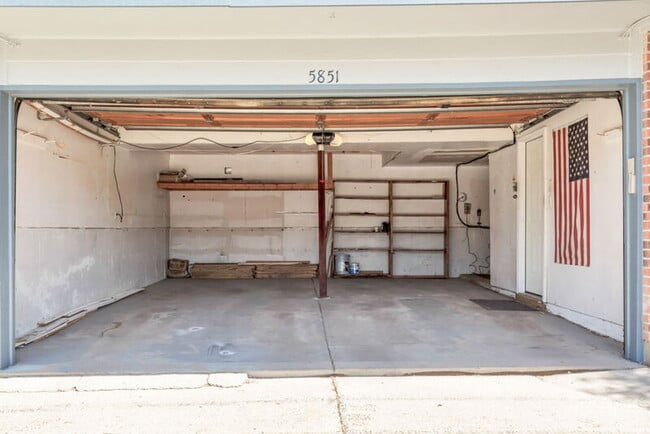 Building Photo - 5851 W 111th Pl