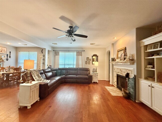 Building Photo - 176 S Holly Laurel Cir