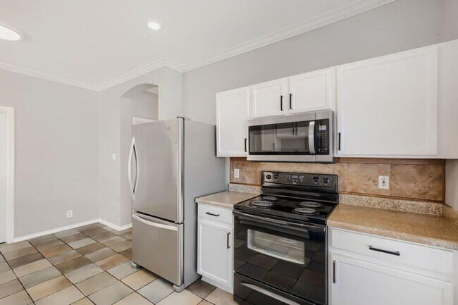 Building Photo - 5635 Midcrown Dr