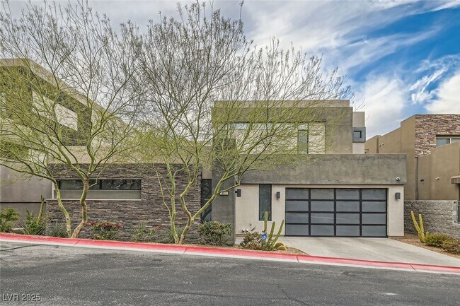 Building Photo - 861 Vegas View Dr