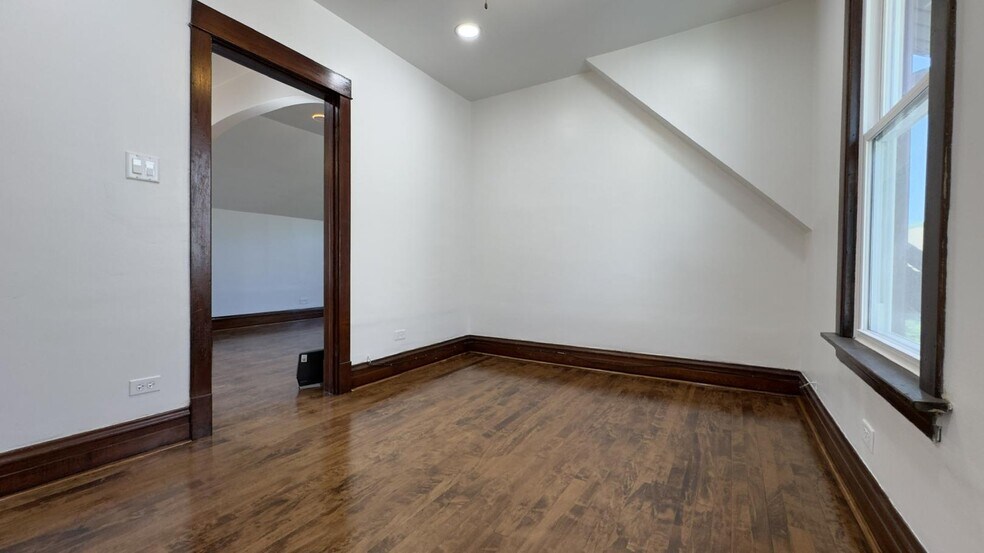 Building Photo - 5311 W Berenice Ave
