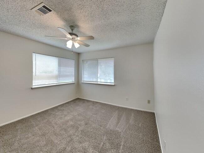 Building Photo - 17019 Artwood Ln