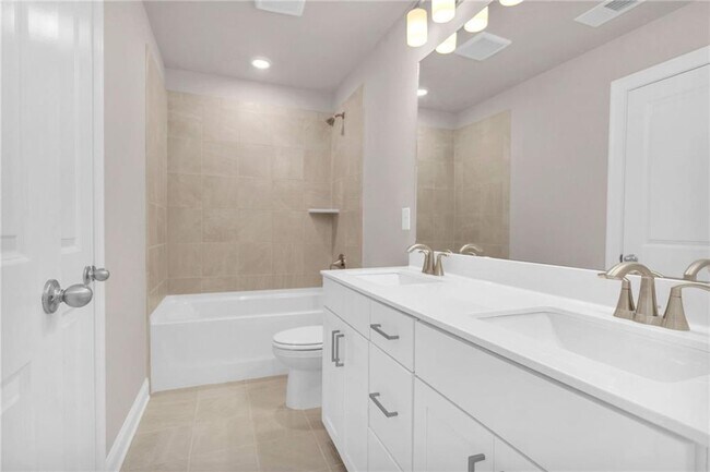 Building Photo - 423 Lincoln St