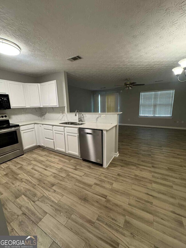 Building Photo - 355 Magnolia Gardens Walk