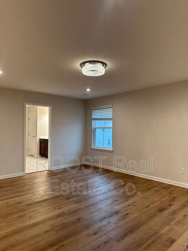 Building Photo - 380 Crownover Way