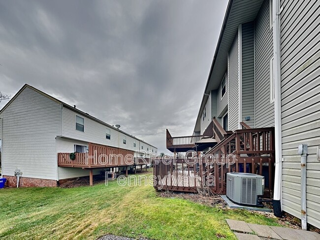Building Photo - 331 Carters Grove Dr