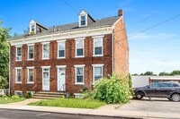 Building Photo - Coming Soon- Spacious 3-bedroom home Locat...