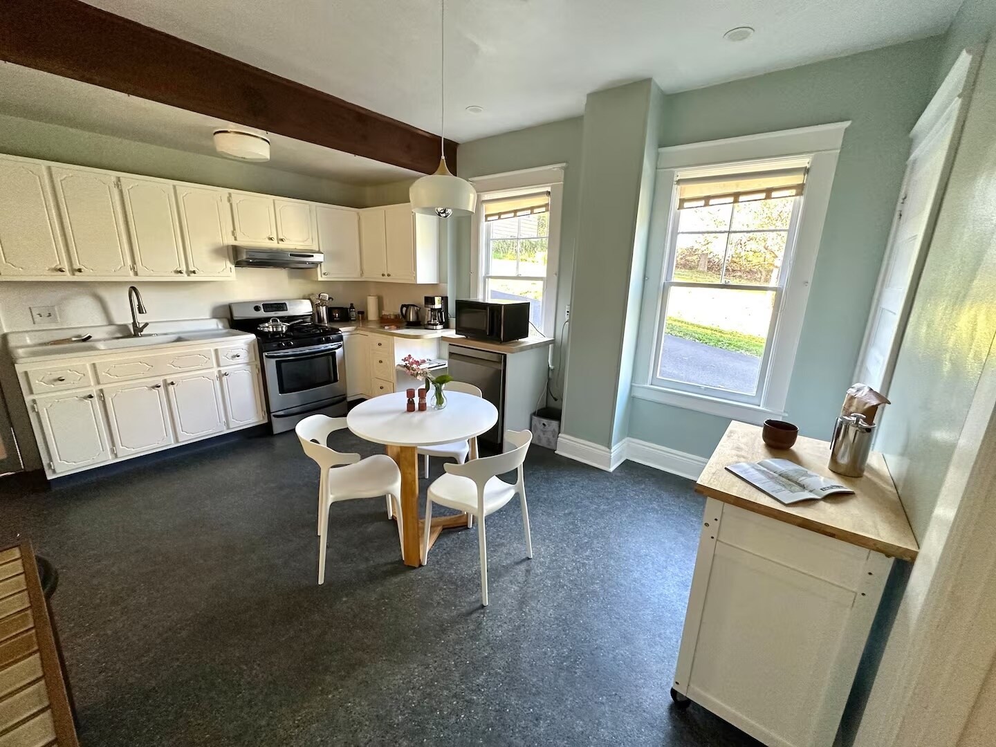 Building Photo - 608 Ackerman Ave