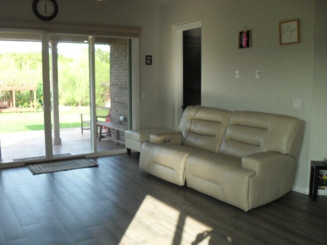 Building Photo - 2248 Alamar walk