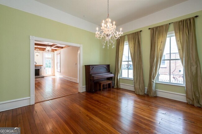 Building Photo - 765 Woodland Ave SE