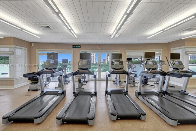 Building Photo - 20000 E Country Club Dr