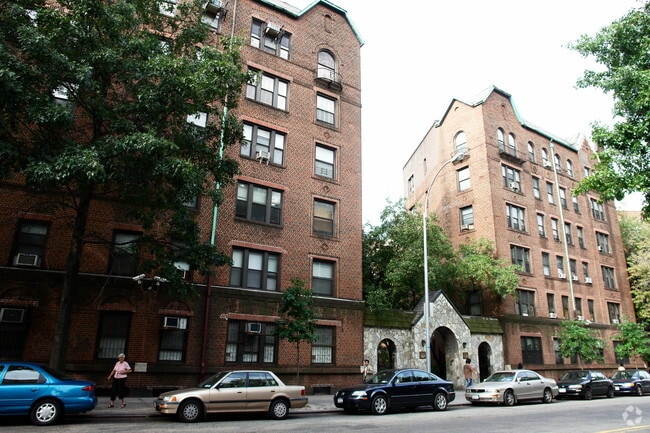 Building Photo - Yorkshire Gardens Condominiums