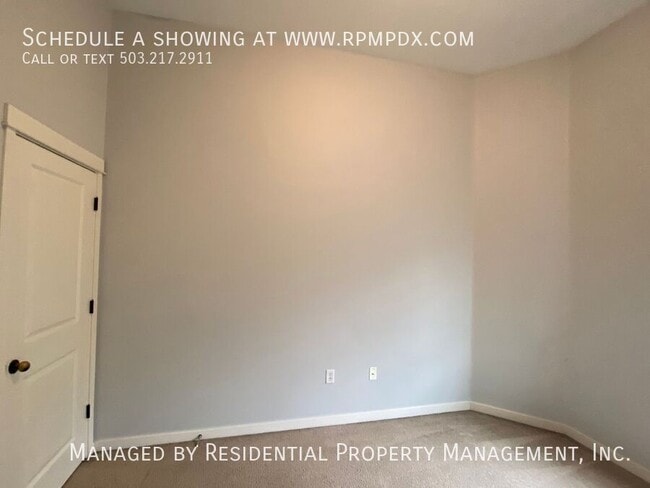 Building Photo - 2518 NW 1st Dr