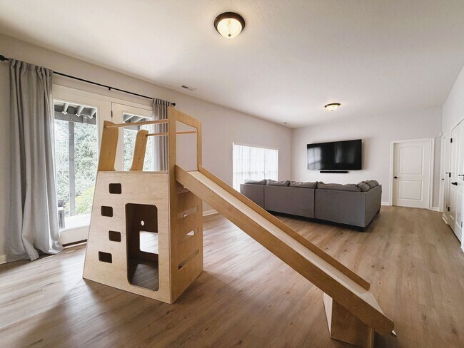 Building Photo - 8123 Autumn Dr