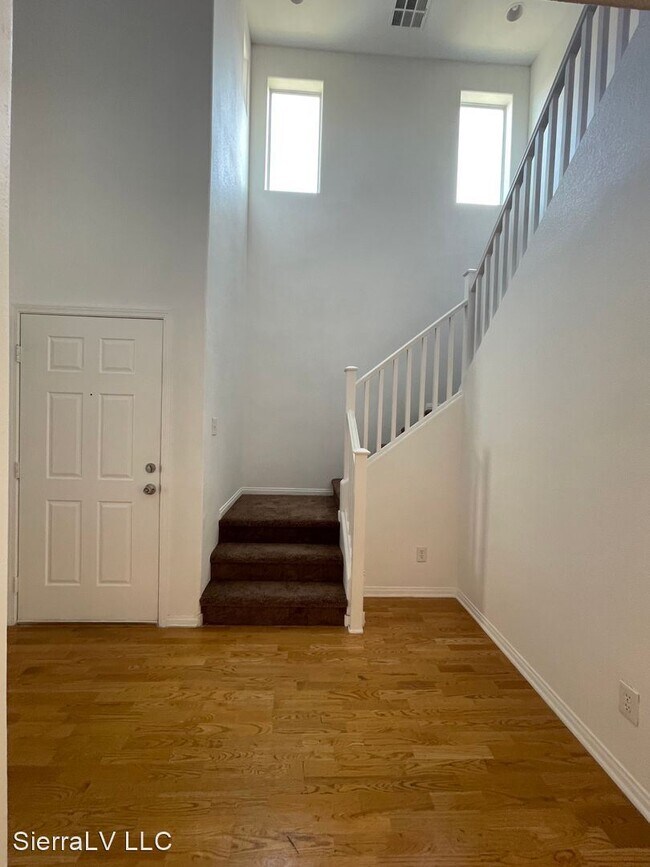 Building Photo - 4 br, 2.5 bath House - 9029 Victor Creek Ave.