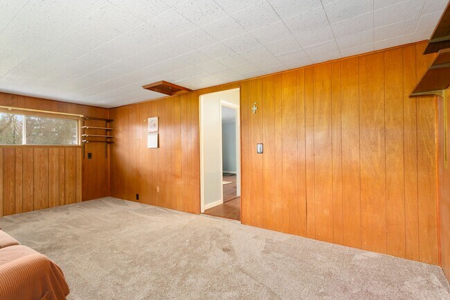 Building Photo - AVAILABLE FOR RENT – Beautiful 4BD / 2BA Home in Tacoma!