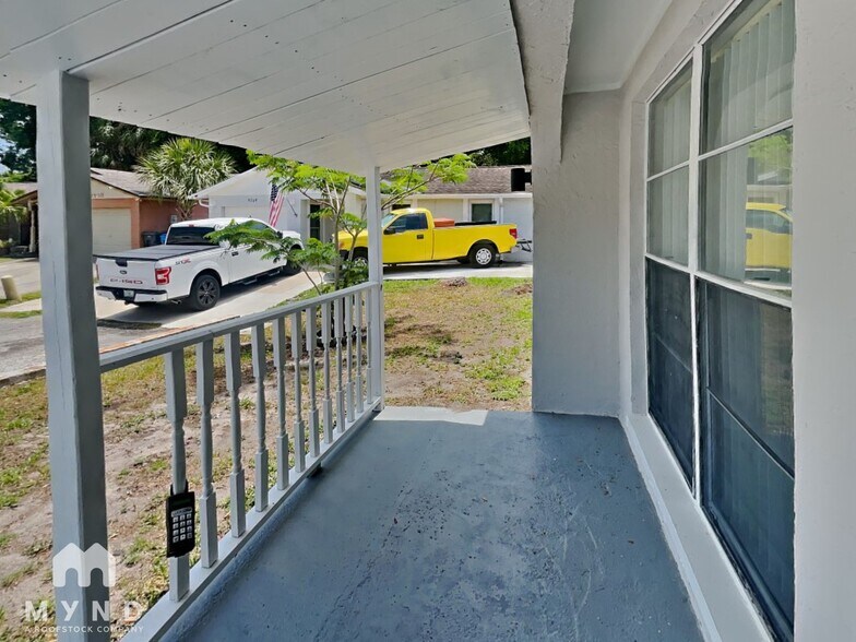 Building Photo - 9707 Paces Ferry Dr