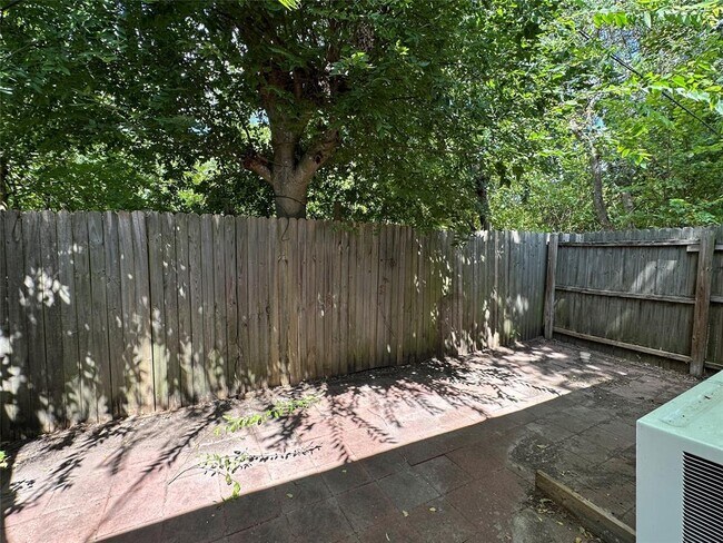 Building Photo - 3359 Frick Rd