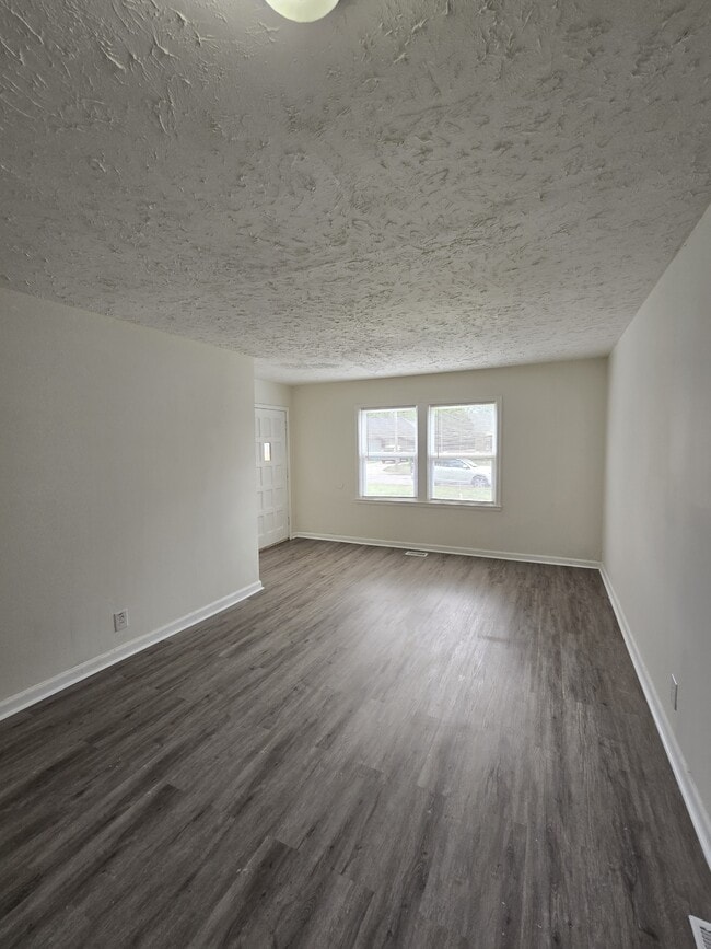 Building Photo - 1040 N Volutsia