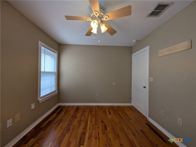 Building Photo - 1185 W Mill St