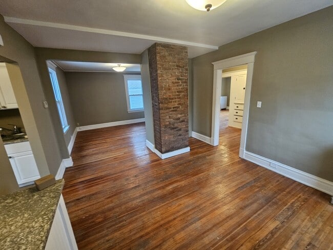 Building Photo - 1330 Brockley Ave