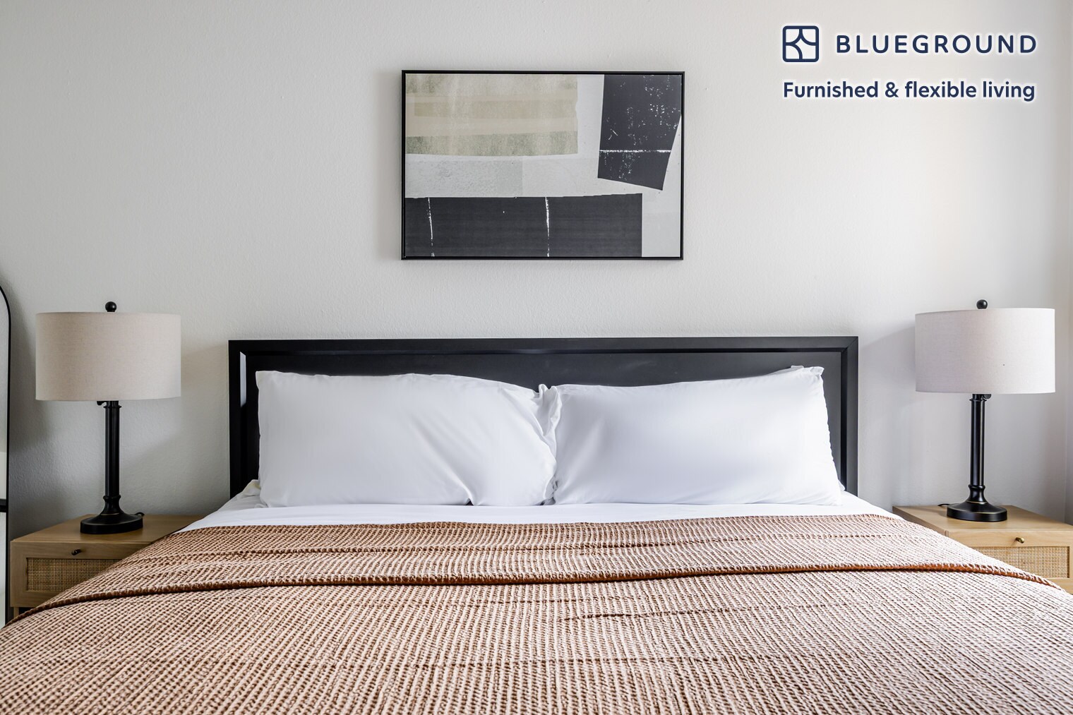 Building Photo - 10983 Bluffside Dr