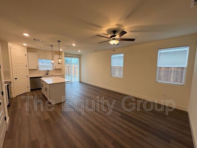 Building Photo - 2231 N Julieann St