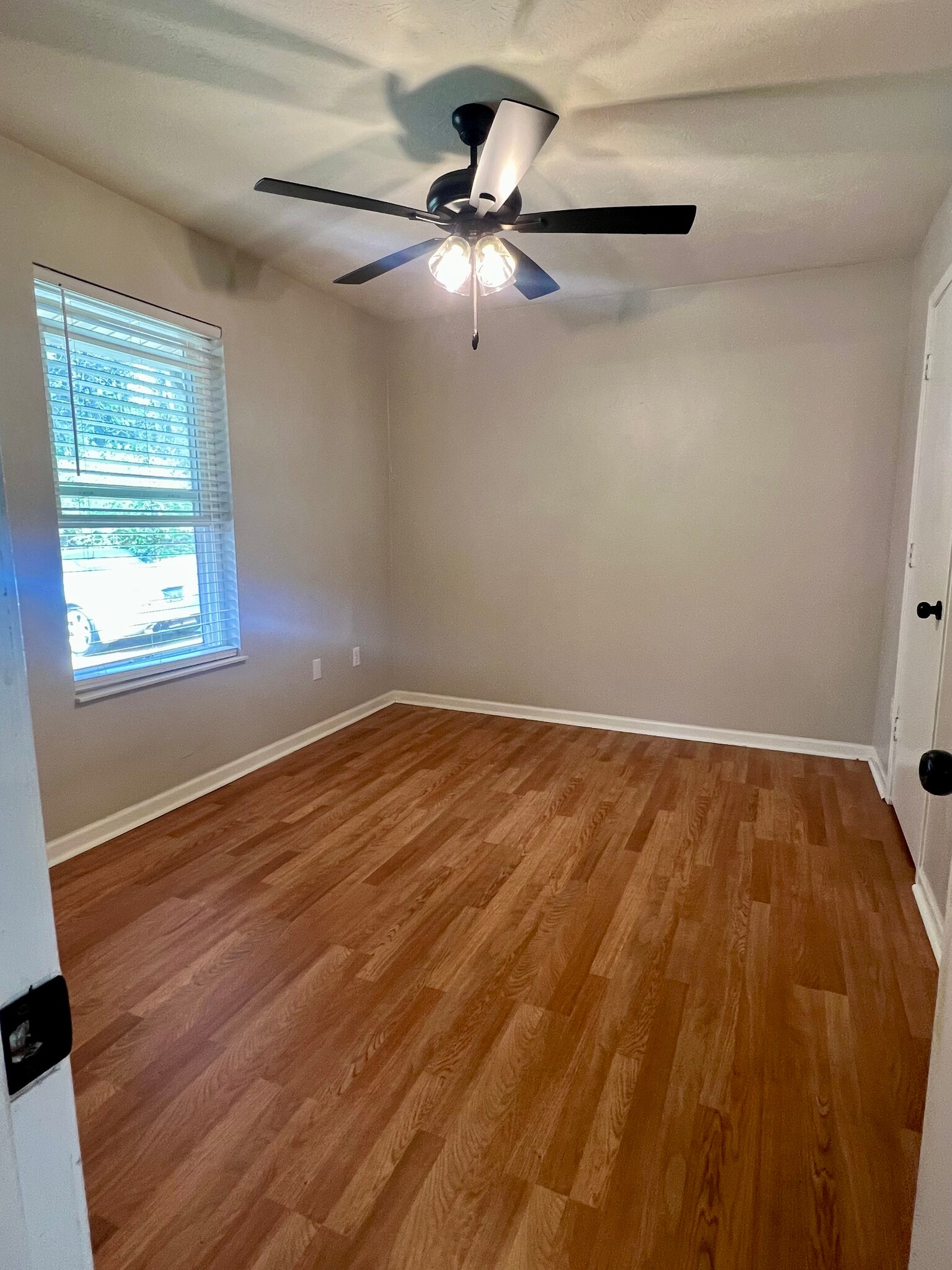 Building Photo - 1402 Hicks Rd