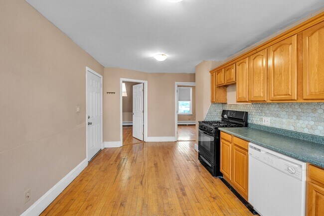 Building Photo - 31 Ripley St