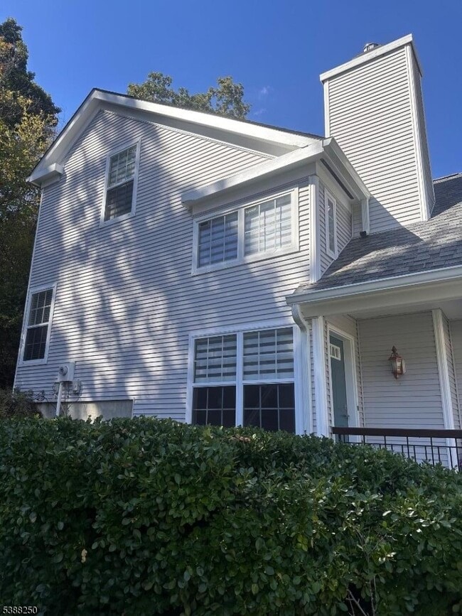Building Photo - 51 Rushmore Ln