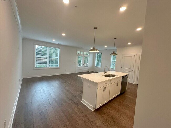Building Photo - 554 Sawnee Dr