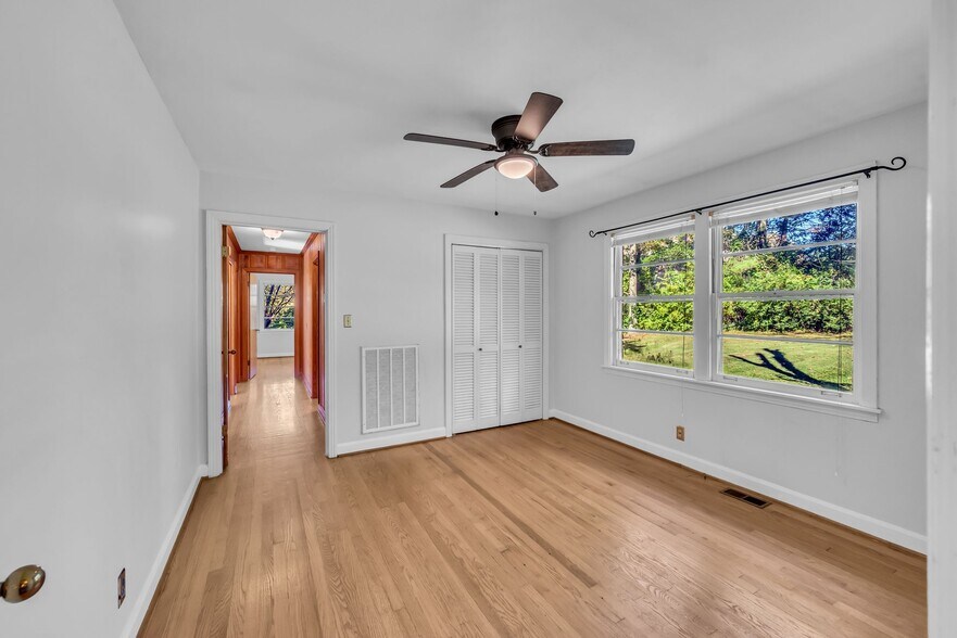 Building Photo - 526 Davidson Rd