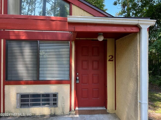 Building Photo - 8160 San Jose Manor Dr E